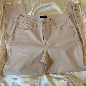 Bandolino Jeans Pale Pink crop size 6